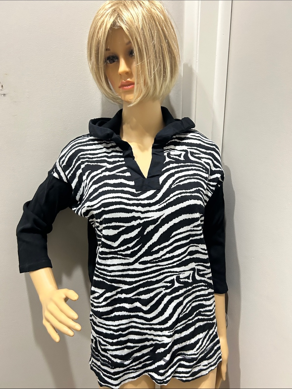 Women’s Chaps Cotton Black & White Zebra Hooded Tunic Top